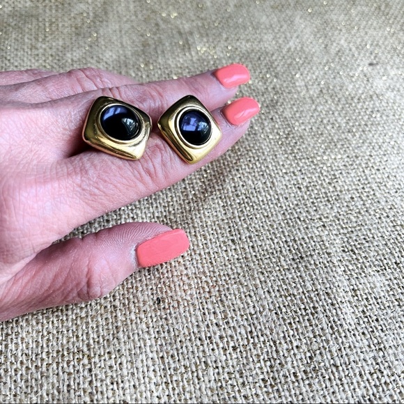 MONET | Y2K Signed Vintage Gold Tone Cobalt Blue Cabochon Pierced Earrings - Picture 4 of 6